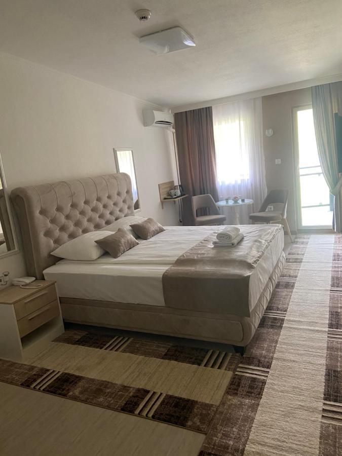 Hotel New Milenium Lukavac Eksteriør bilde