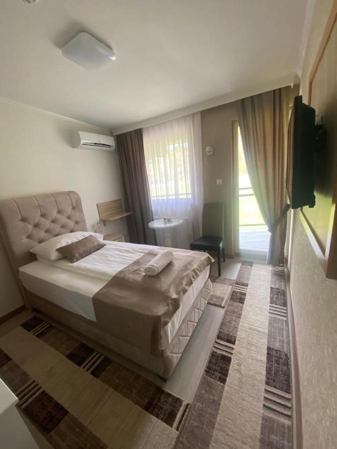 Hotel New Milenium Lukavac Eksteriør bilde