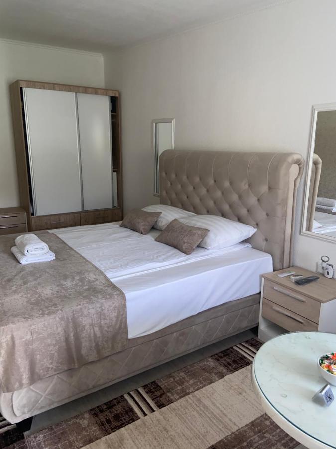 Hotel New Milenium Lukavac Eksteriør bilde
