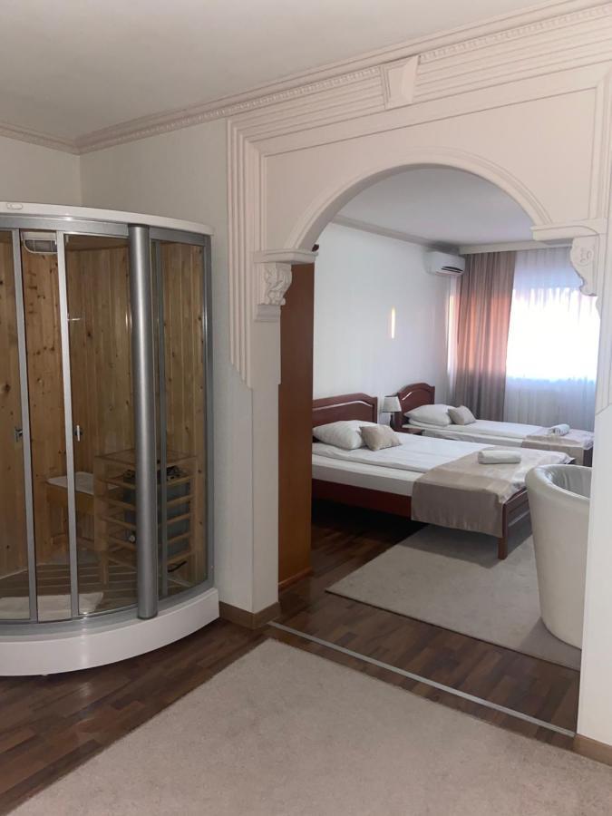 Hotel New Milenium Lukavac Eksteriør bilde