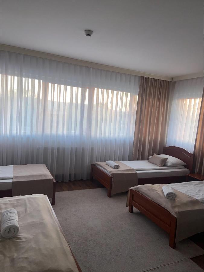 Hotel New Milenium Lukavac Eksteriør bilde
