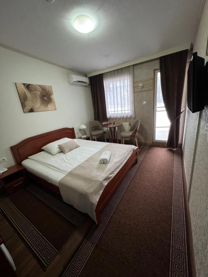 Hotel New Milenium Lukavac Eksteriør bilde