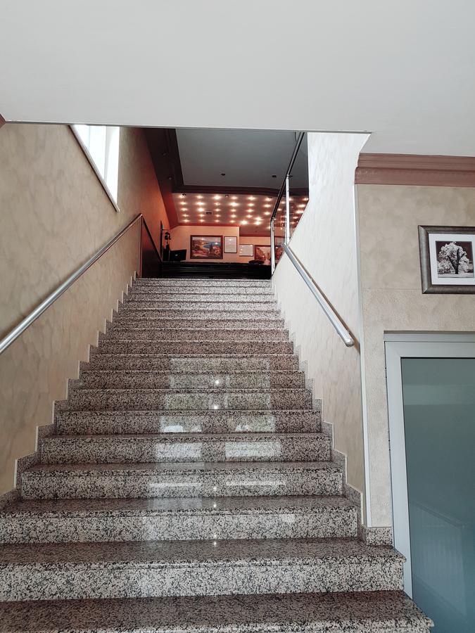 Hotel New Milenium Lukavac Eksteriør bilde