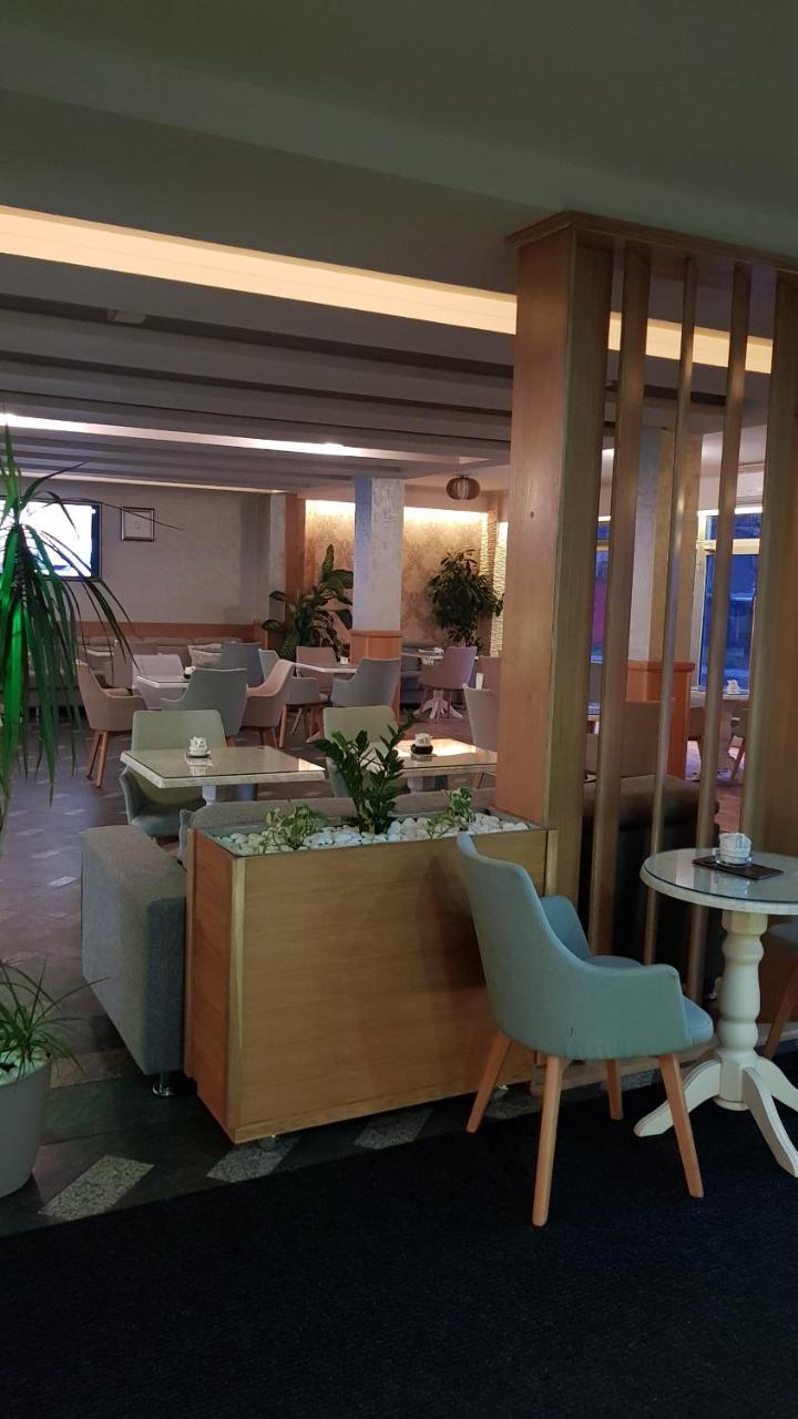 Hotel New Milenium Lukavac Eksteriør bilde