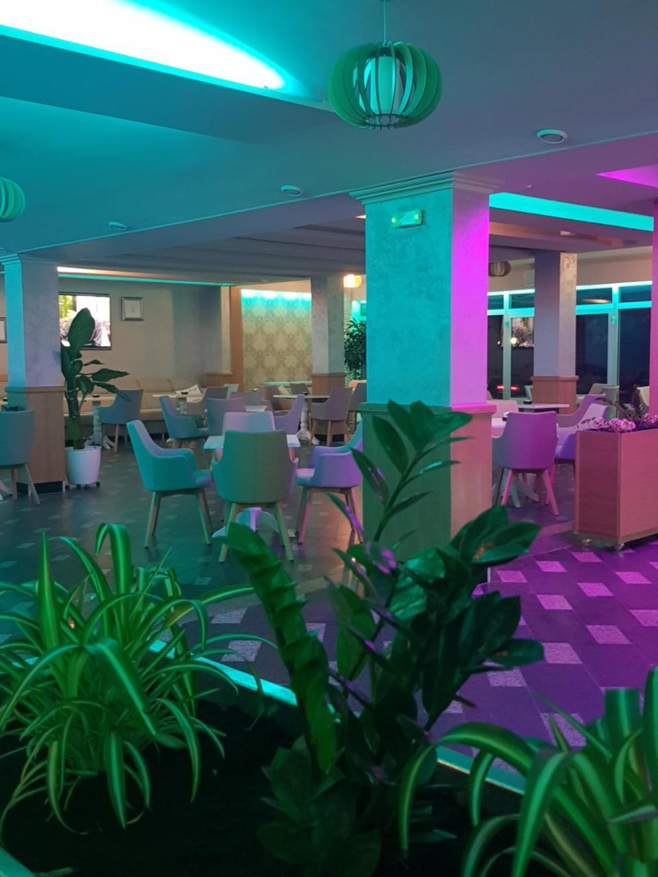Hotel New Milenium Lukavac Eksteriør bilde