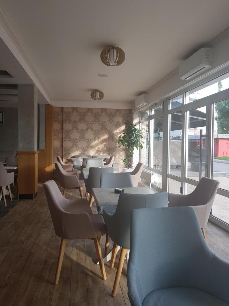 Hotel New Milenium Lukavac Eksteriør bilde